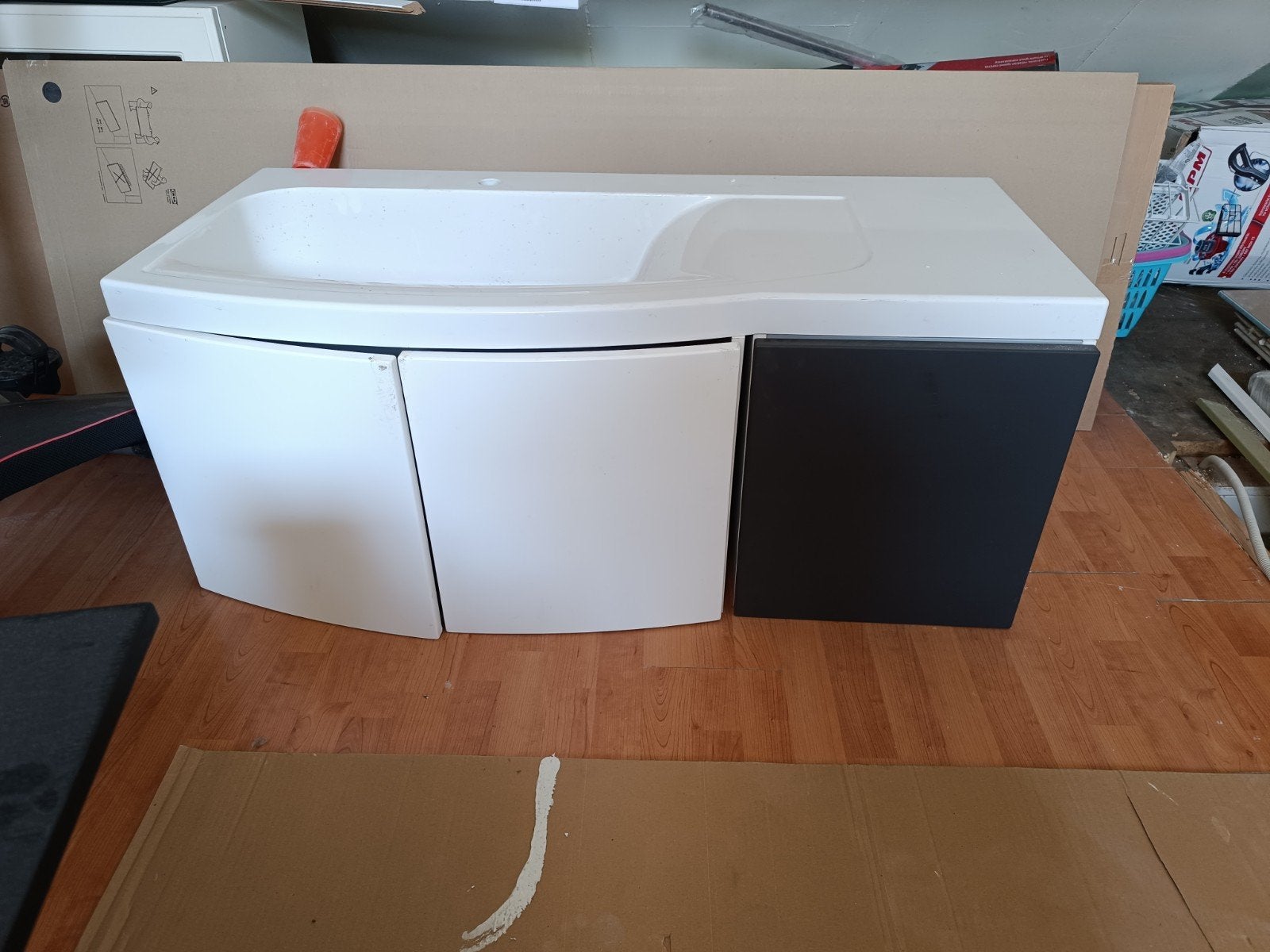 Badkamer meubel met spiegel, Ophalen