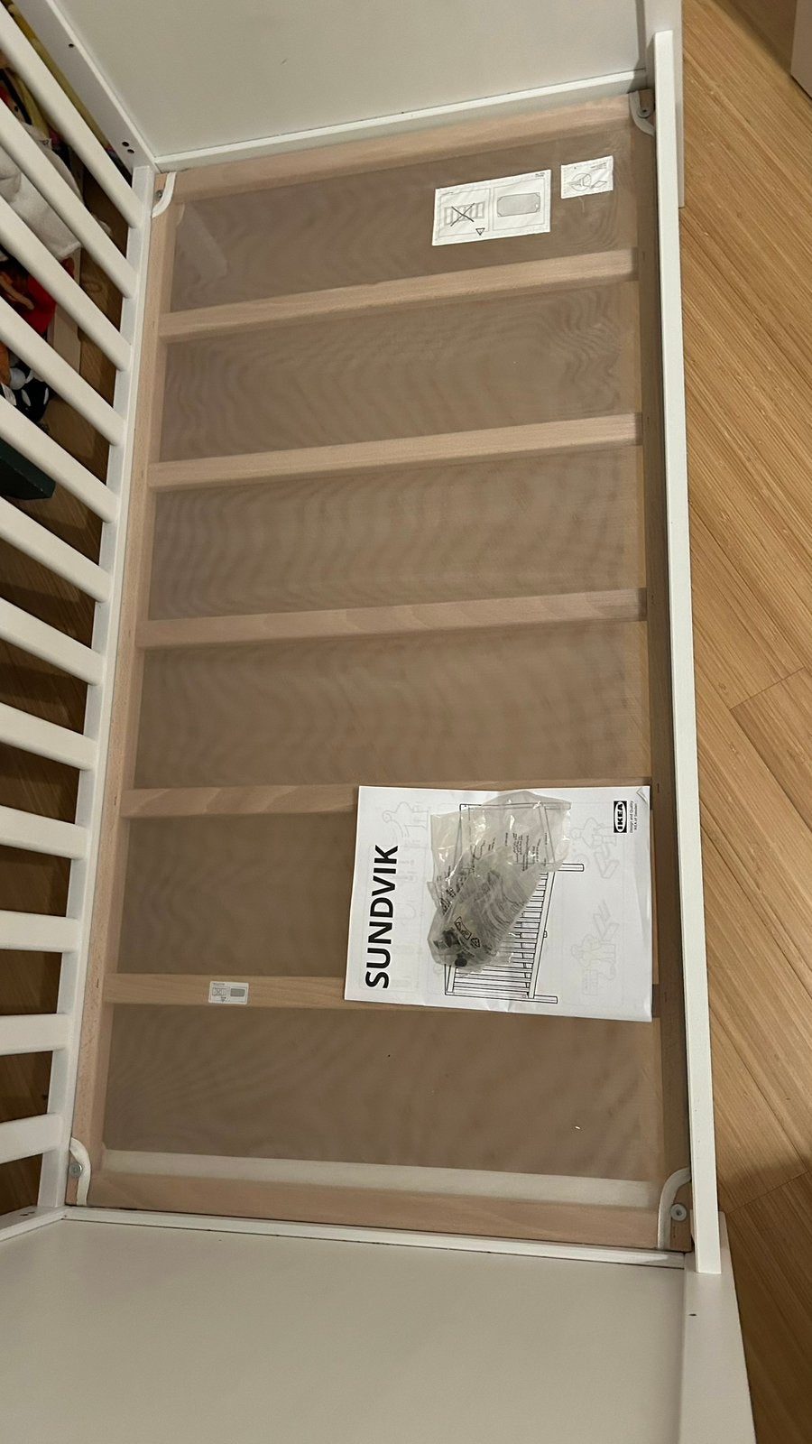 Sundvik babybed-ledikant, Kinderen en Baby's, Babywiegjes en Ledikanten, Ophalen, Gebruikt, Ledikant