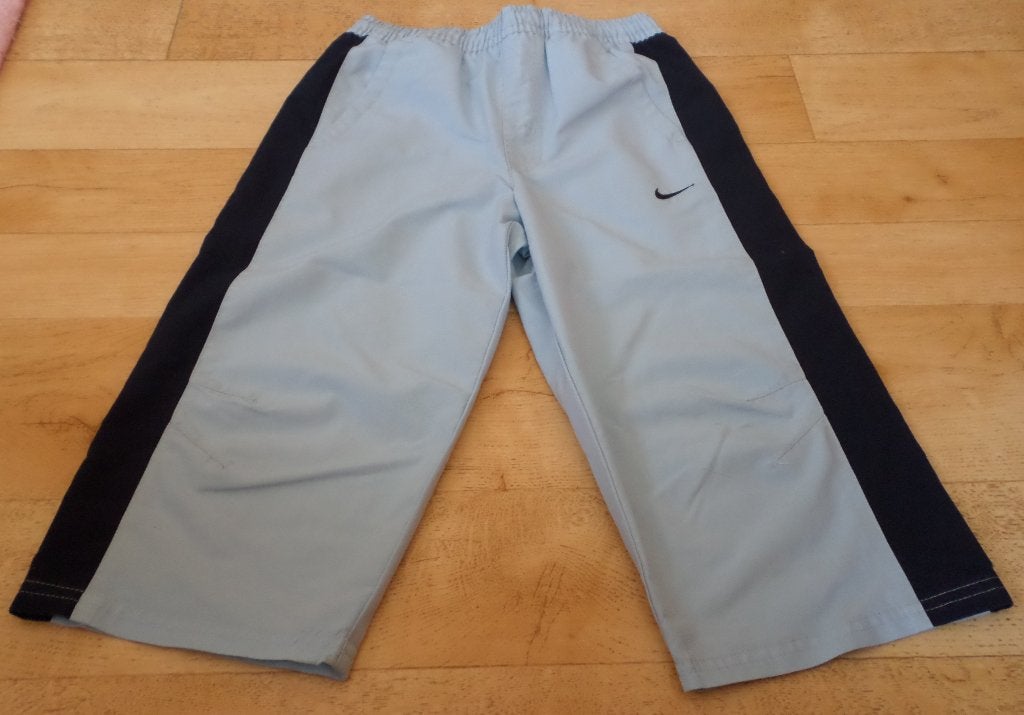 Short Nike long bleu marine clair 10-12 ans très bon état, Garçon ou Fille, Enlèvement ou Envoi, Comme neuf, Nike