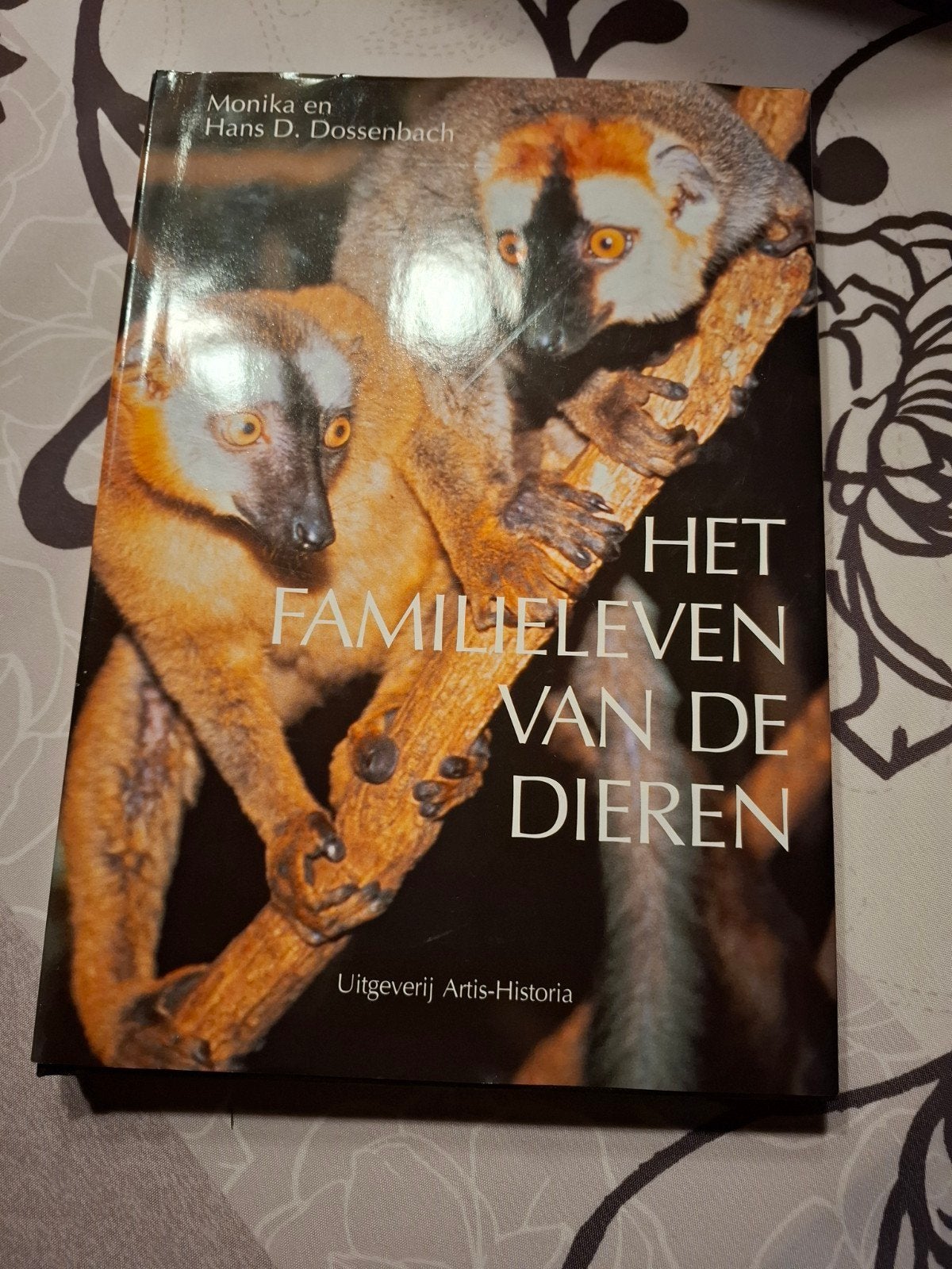 artis historia het familieleven van de dieren, Boeken, Ophalen