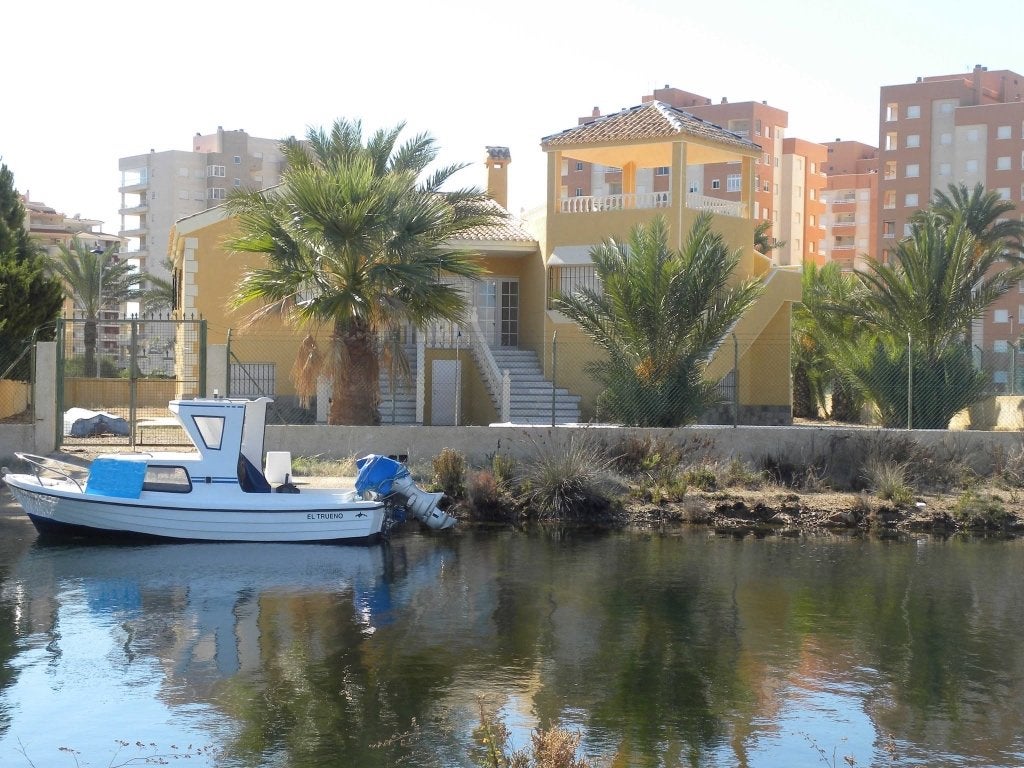 villa bord de mer embarcadère bateau à vendre en espagne