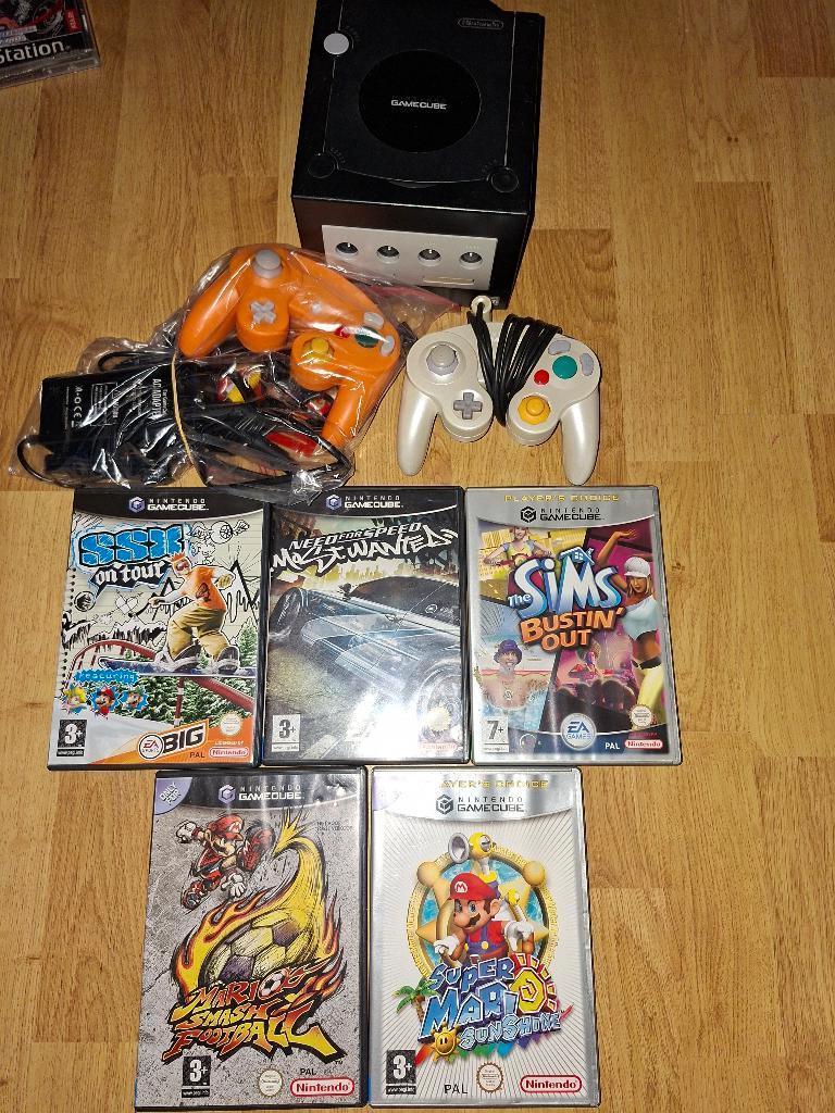 Nintendo gamecube + 2 controllers + 5 games, Ophalen of Verzenden