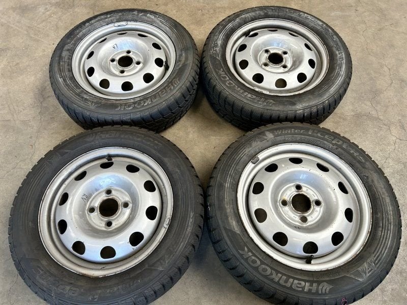 14 inch stalen velgen + Dunlop winterbanden Volkswagen Up se, Autos : Pièces & Accessoires, 14 pouces, Pneus et Jantes, Pneus hiver
