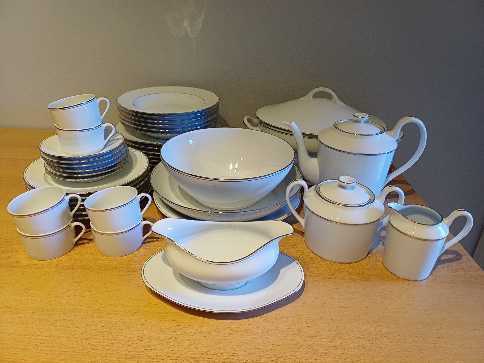 Wit porseleinen servies Limoges 35-delig!, Ophalen