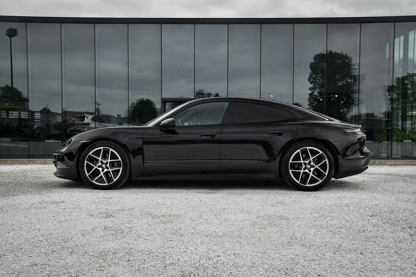 Porsche Taycan Facelift PerfBatt Bose Airsusp Pano Memory, Autos, Porsche, Cuir, Achat, 2165 kg, Entreprise