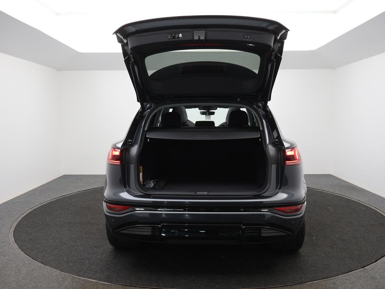 Audi Q6 e-tron 100 kWh 50 Performance Advanced 306PK *360 CA, Autos, Argent ou Gris, Achat, Ordinateur de bord, https://public.car-pass.be/vhr/2be9f81b-c7f3-4527-9f6a-1d16f69b64db