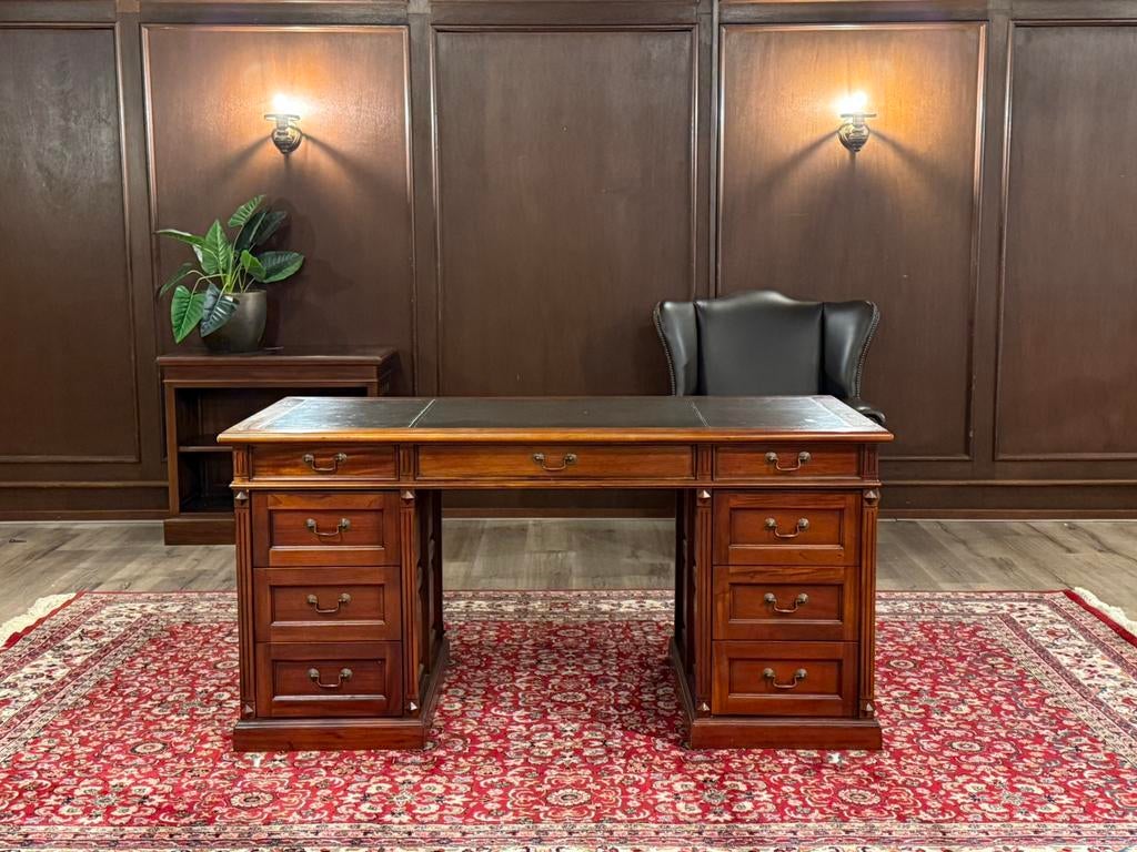 Klassiek Engels bureau #652, Huis en Inrichting, Overige stijlen, 160 cm, Hout, Bruin