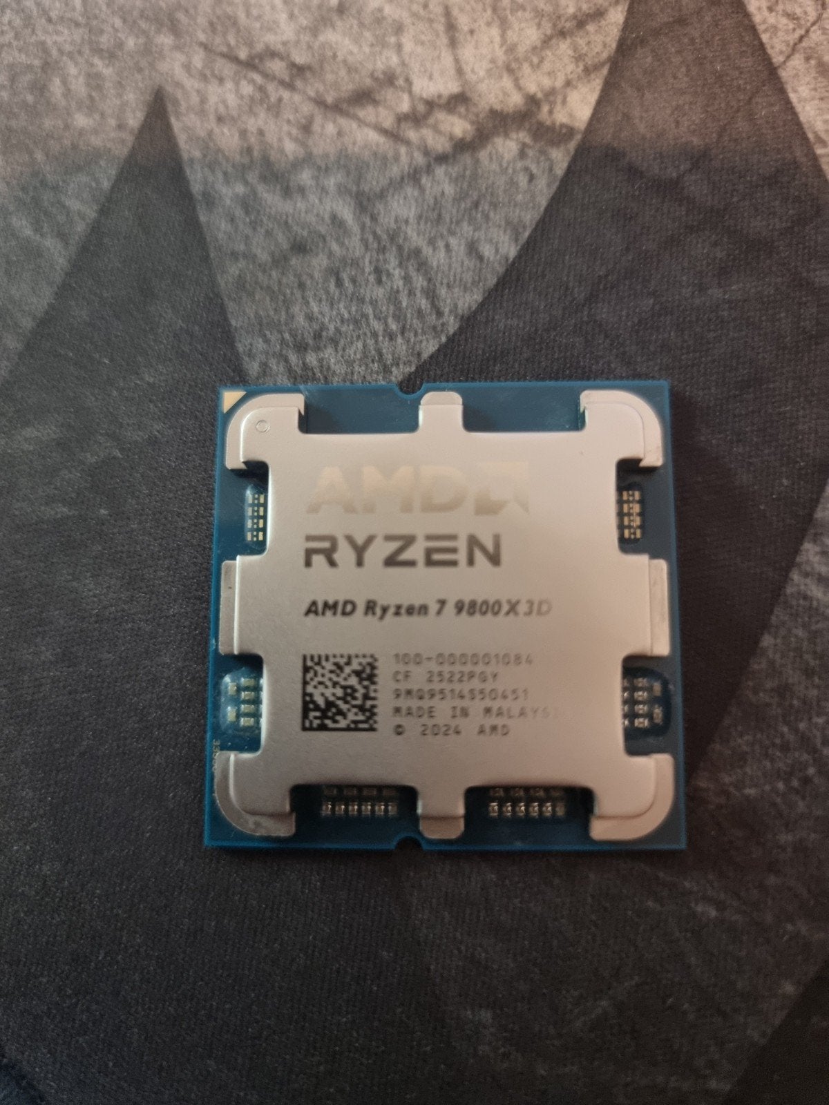 Ryzen 7 9800x3D AMD, Enlèvement ou Envoi, 4 Ghz ou plus, Comme neuf, AMD Ryzen 7