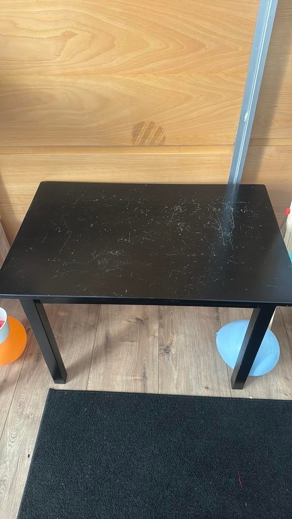Ikea kinder tafel met 2 stoeltjes, Informatique & Logiciels, Enlèvement, Comme neuf