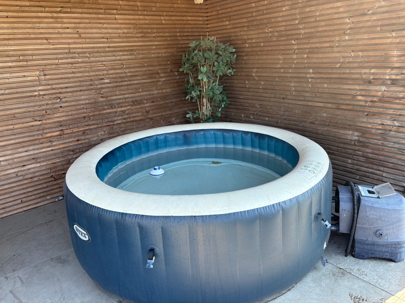 Jacuzzi, Tuin en Terras, Ophalen, Gebruikt, Afdekzeil, Opblaasbaar