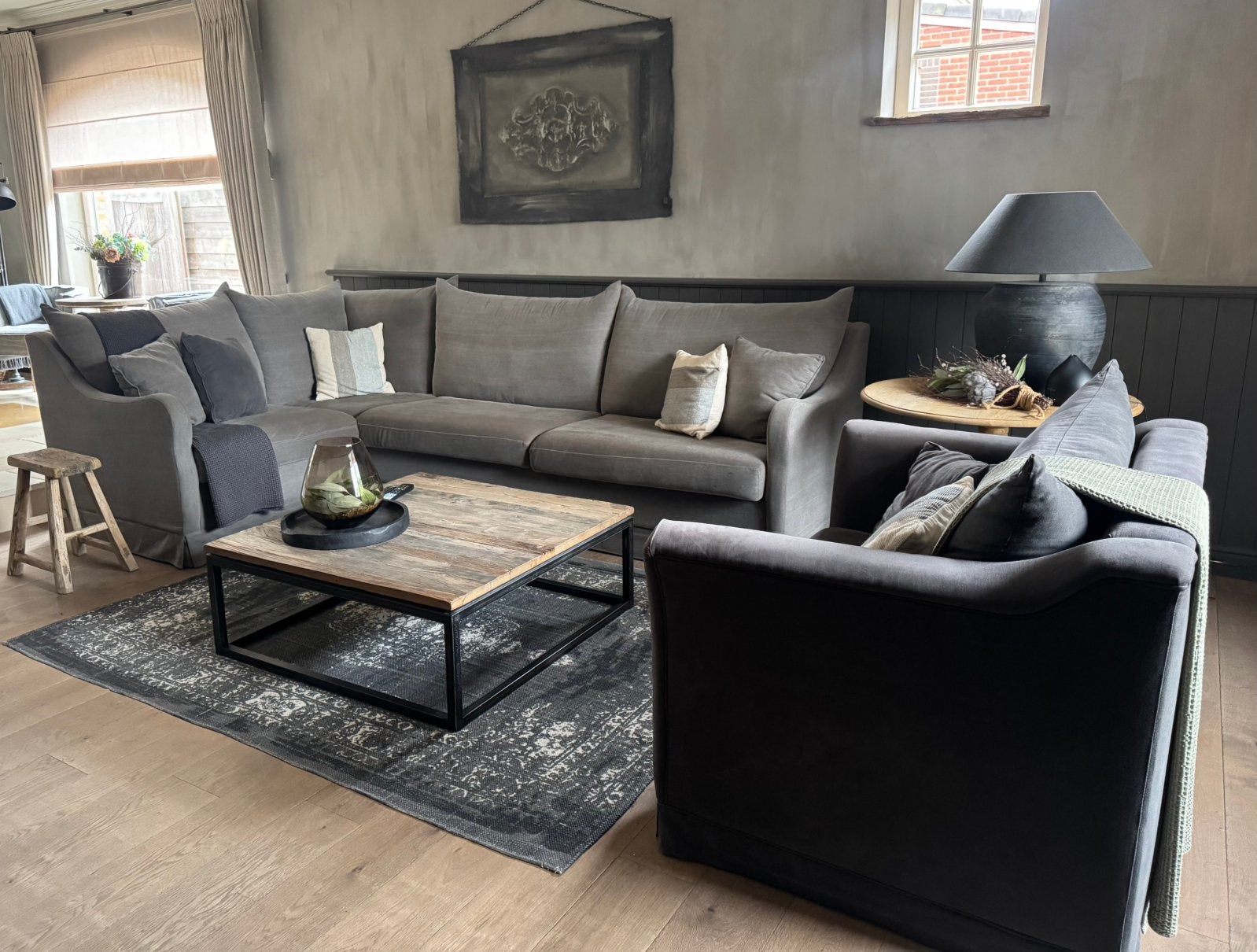 Landelijk salon – ruime hoekzetel + aparte loveseat, Huis en Inrichting, Ophalen, Zo goed als nieuw