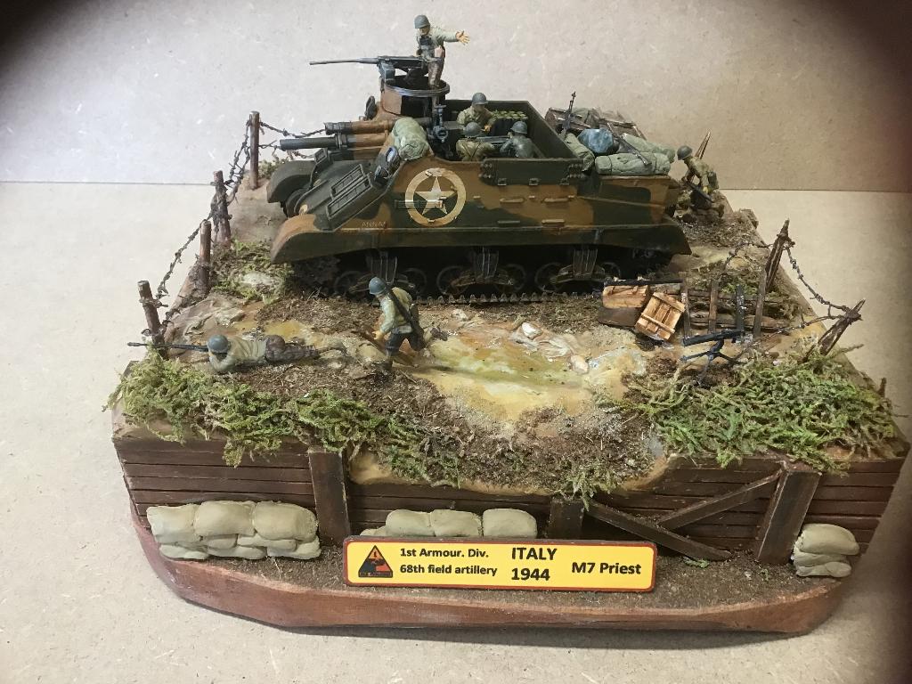 diorama militaire M7 Priest 1st arm.div. 68th artllery brig., Ophalen, Zo goed als nieuw, 1:35 tot 1:50, Diorama