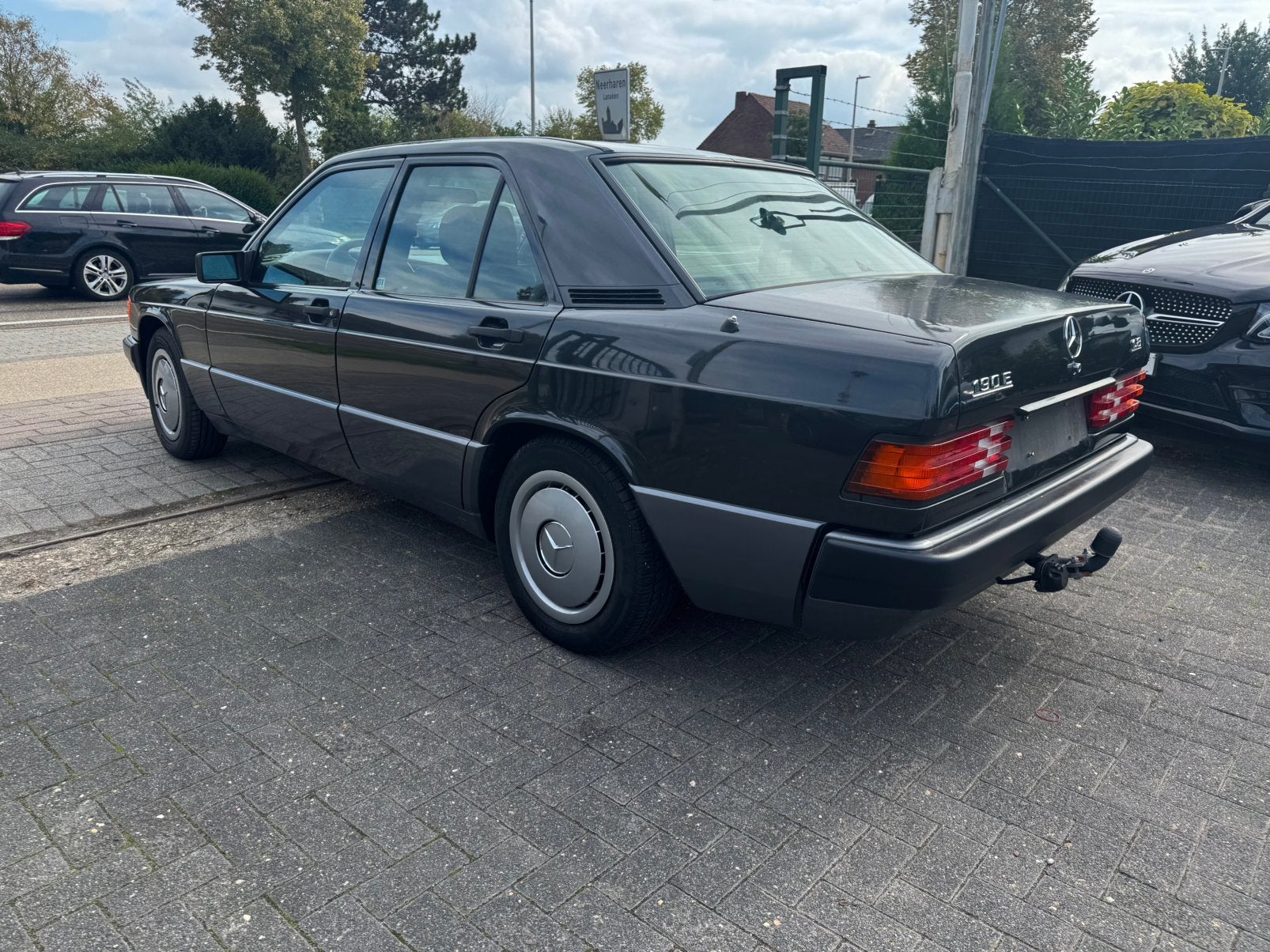 Mercedes 190 E, Auto's, 4 deurs, 4 cilinders, Zwart, Bedrijf
