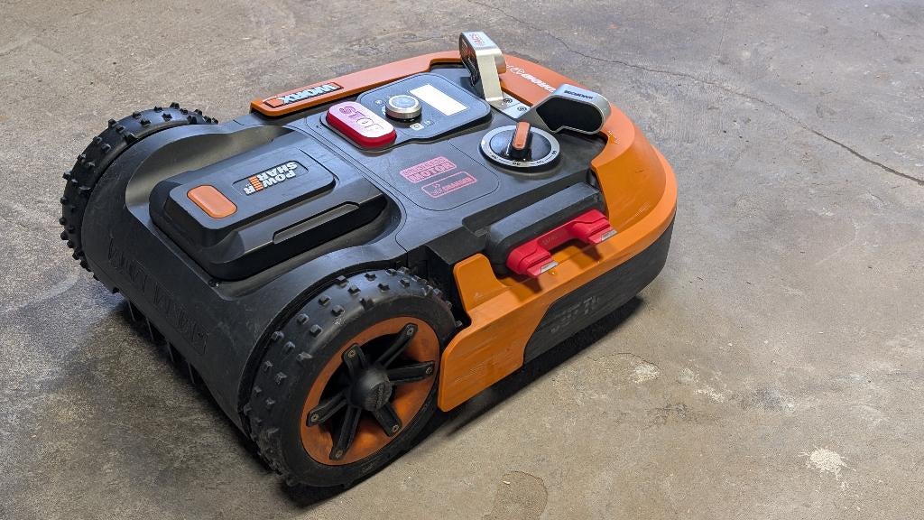 Worx Landroid M700 Plus (WR167E) - ACS + Roues Off-Road, Moins de 20 cm, Enlèvement, Utilisé, Contrôlable via l'application