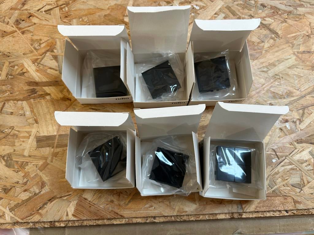 Niko Home Control drukknop black coated (mat zwart), Ophalen, Nieuw