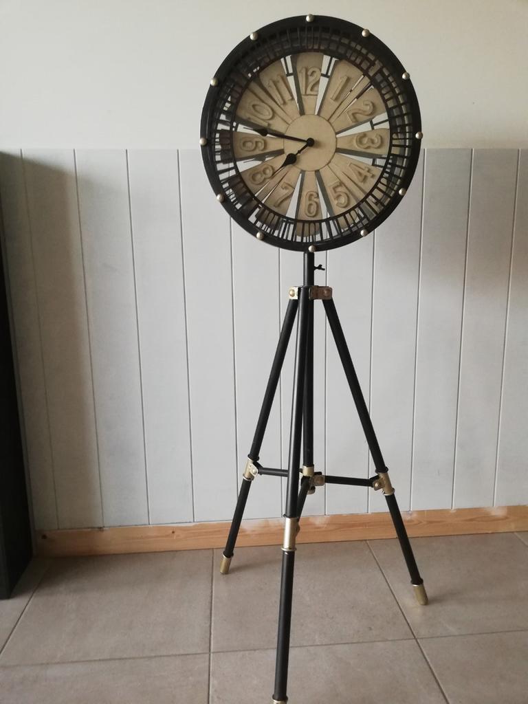 Staande klok 2 zijdig 50e, Ophalen