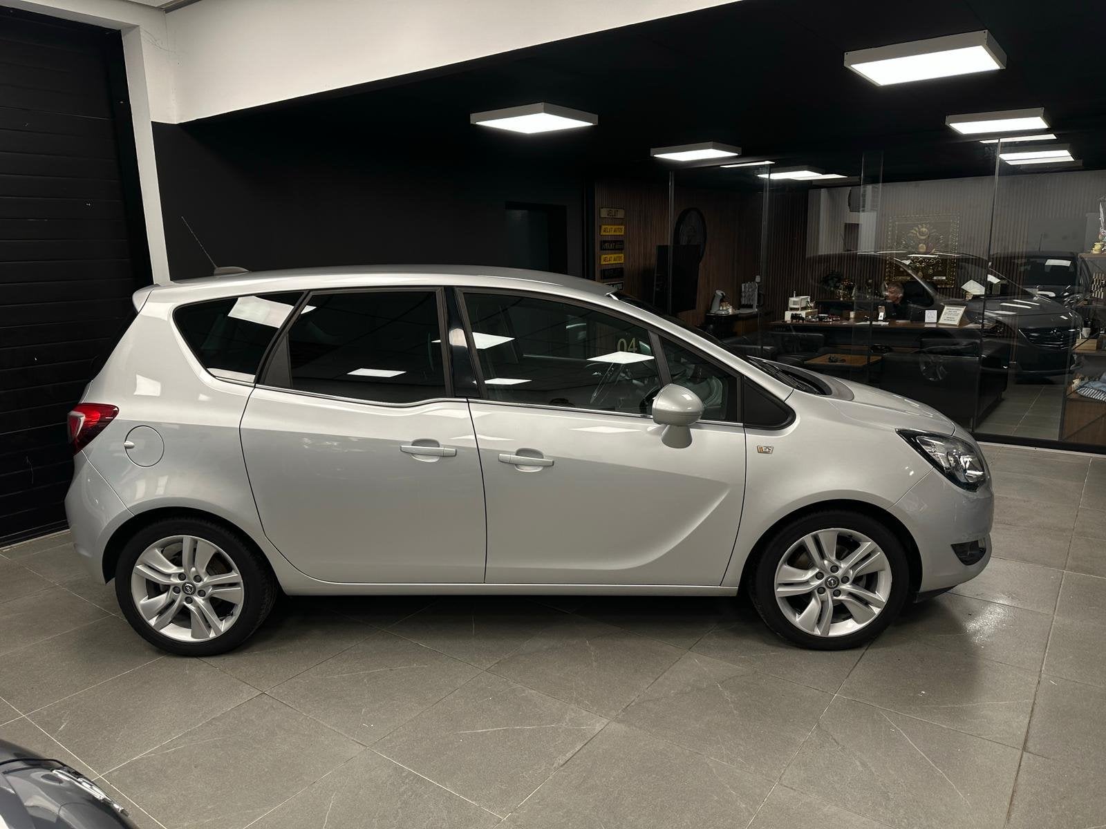 OPEL MERIVA TURBO BENZINE 2016/EURO 6/TOP STAAT, Voorwielaandrijving, Monovolume, Euro 6, https://public.car-pass.be/vhr/1b4b65b3-2ee4-4669-9664-4688158de9f0
