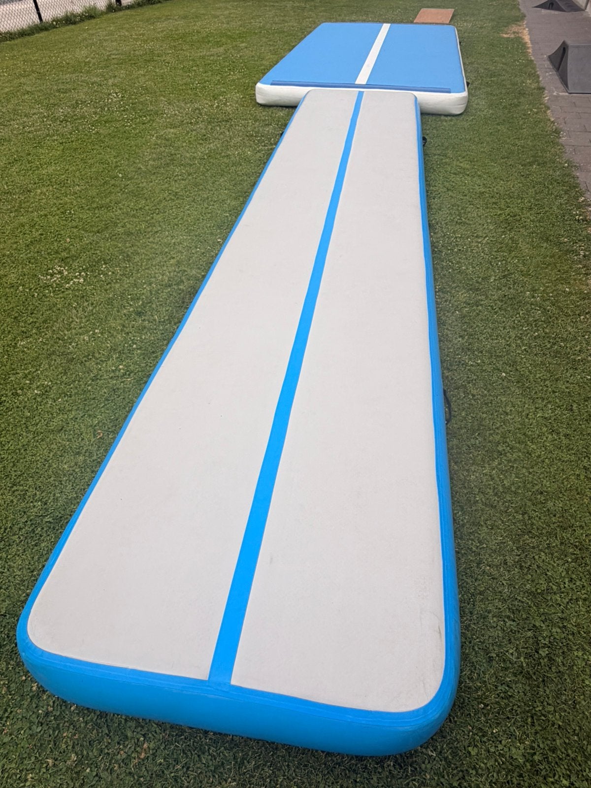 2x airtrack! 4m x 2m en 5m x 1m (beide 20cm dik), Sport en Fitness, Turnen, Ophalen, Zo goed als nieuw, Materiaal
