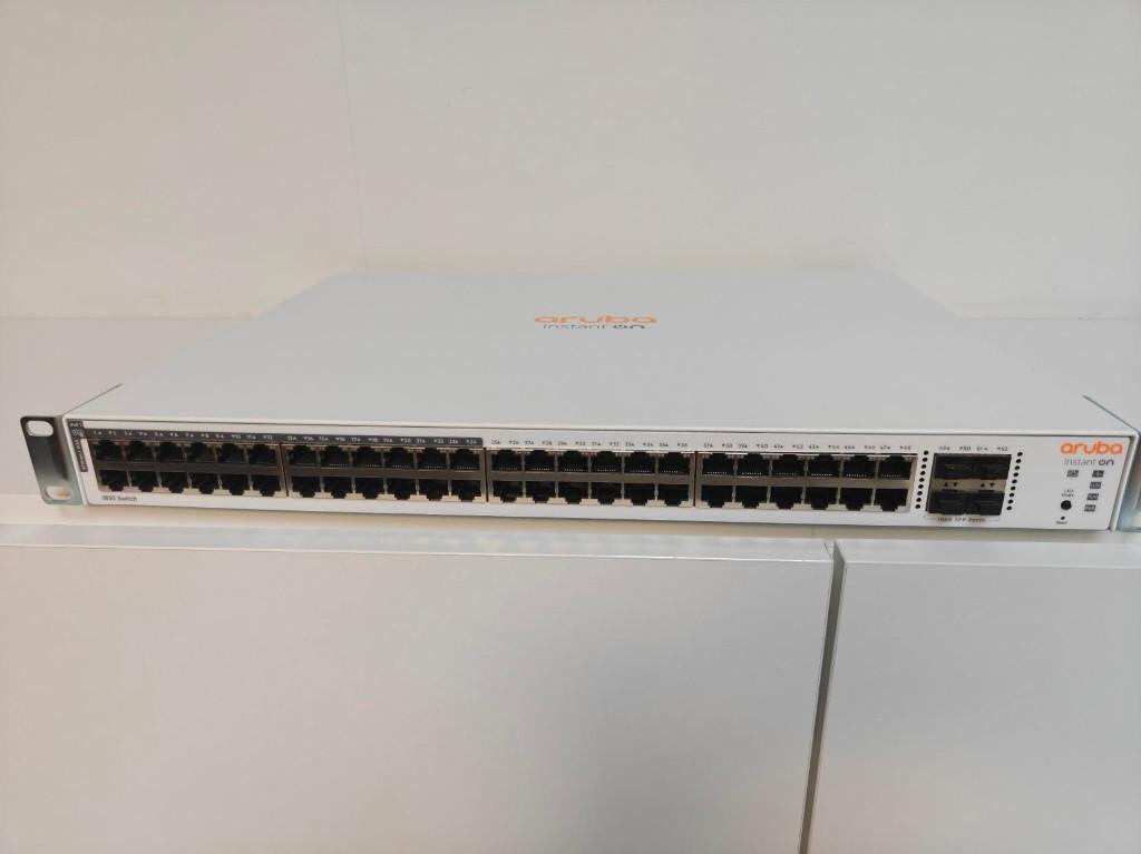 Aruba Instant On 1830 48G 24p Class4 PoE 4SFP 370W, Ophalen of Verzenden, Zo goed als nieuw
