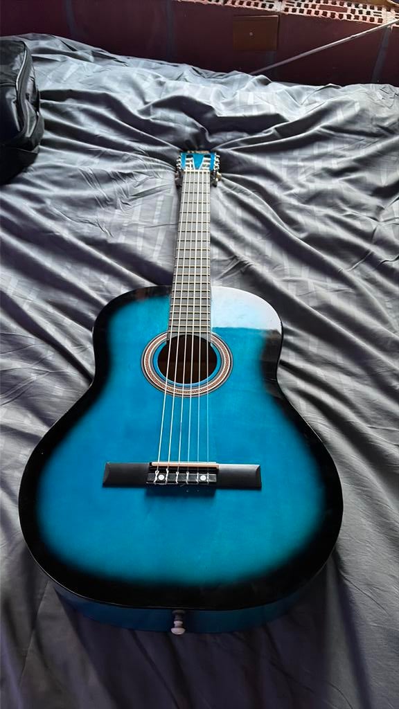 Gitaar met tuner, Muziek en Instrumenten, Ophalen, Zo goed als nieuw