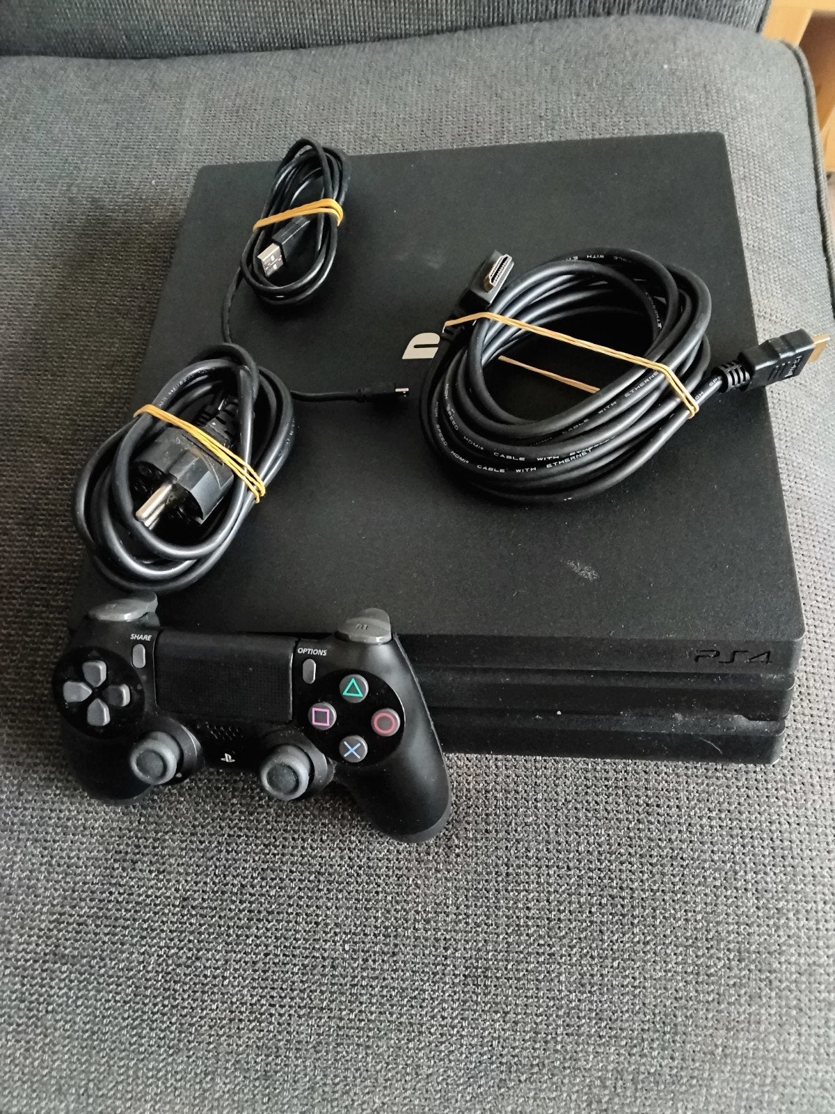 PlayStation 4 Pro 1Tb controller en kabels, Ophalen of Verzenden, Zo goed als nieuw, 1 TB, Met 1 controller