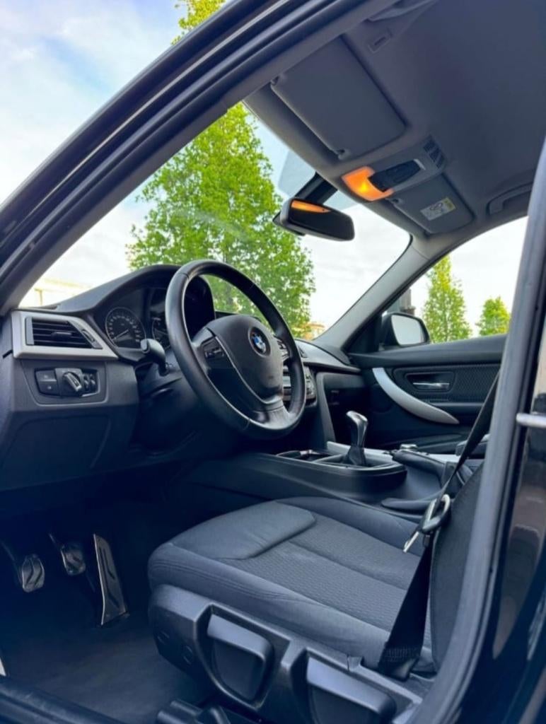 Voiture bmw série 3, 316d, Auto's, Voorwielaandrijving, Zwart, Leder, 1900 kg