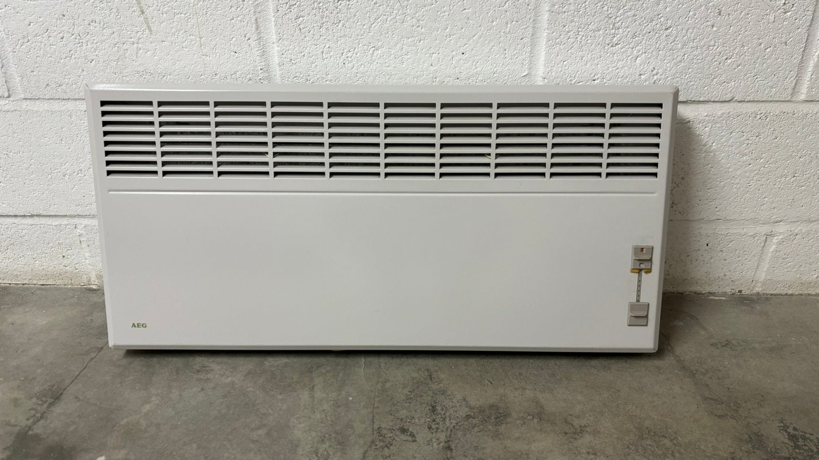 Radiateur AEG, Comme neuf, Enlèvement, Radiateur, 30 à 80 cm
