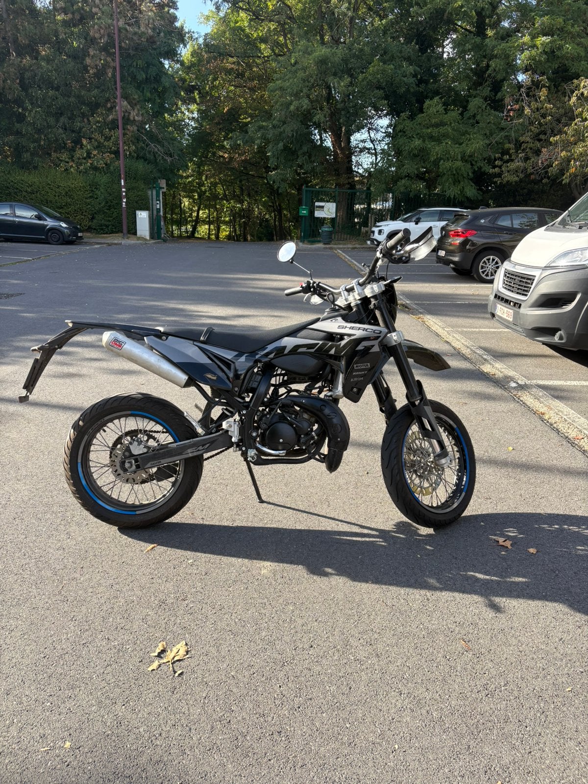 Sherco SM-RS 50cc blackmoon, Vélos & Vélomoteurs, Comme neuf, Classe B (45 km/h), Enlèvement, Deux-temps