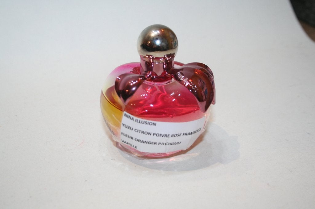 Discontinue Nina Ricci Illusion rest 60 / 80 ml EdPorigineel, Handtassen en Accessoires, Uiterlijk | Parfum, Ophalen of Verzenden