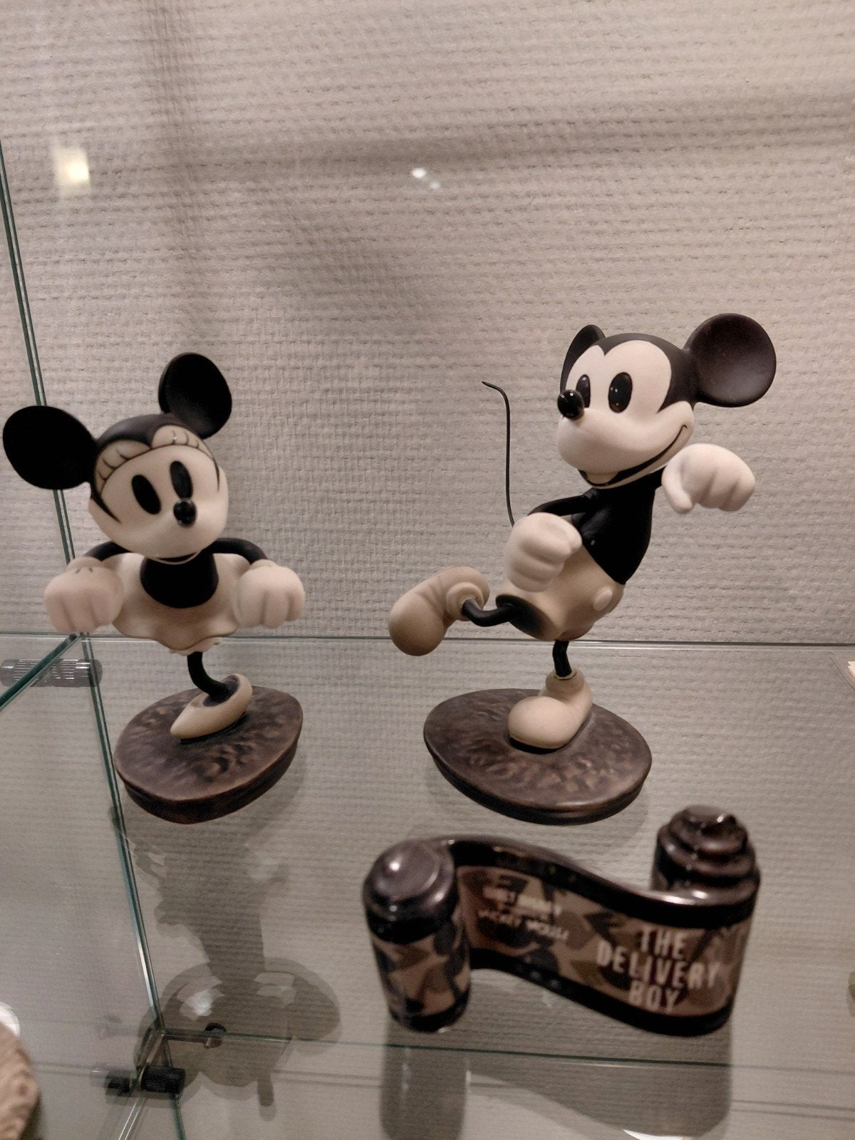 Mickey et Minnie avec le rôle-titre, Collections, Enlèvement ou Envoi