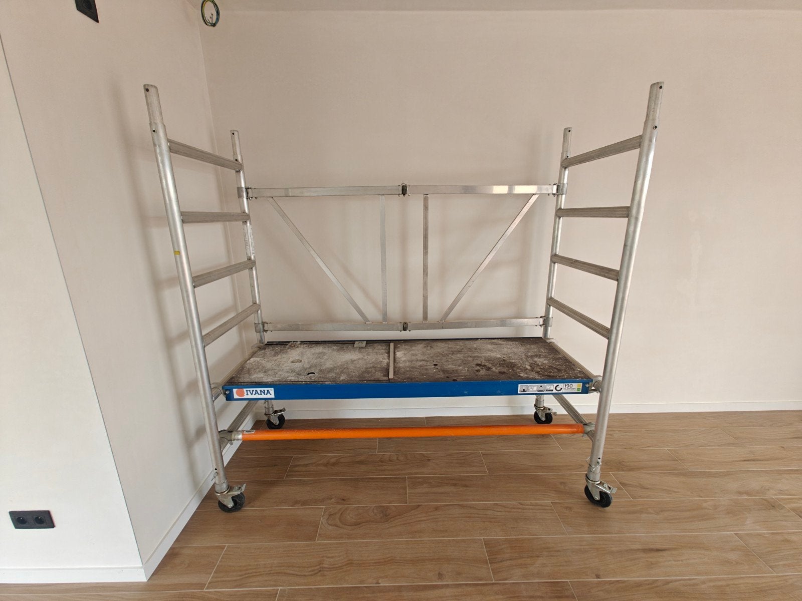 Rolstelling aluminium Ivana, Bricolage & Construction, Échafaudages, Comme neuf, Échafaudage fixe ou roulant, 2 à 5 mètres, Enlèvement