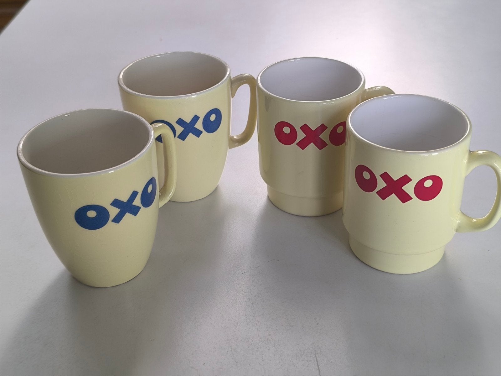 Set van 4 retro OXO tassen, Enlèvement ou Envoi