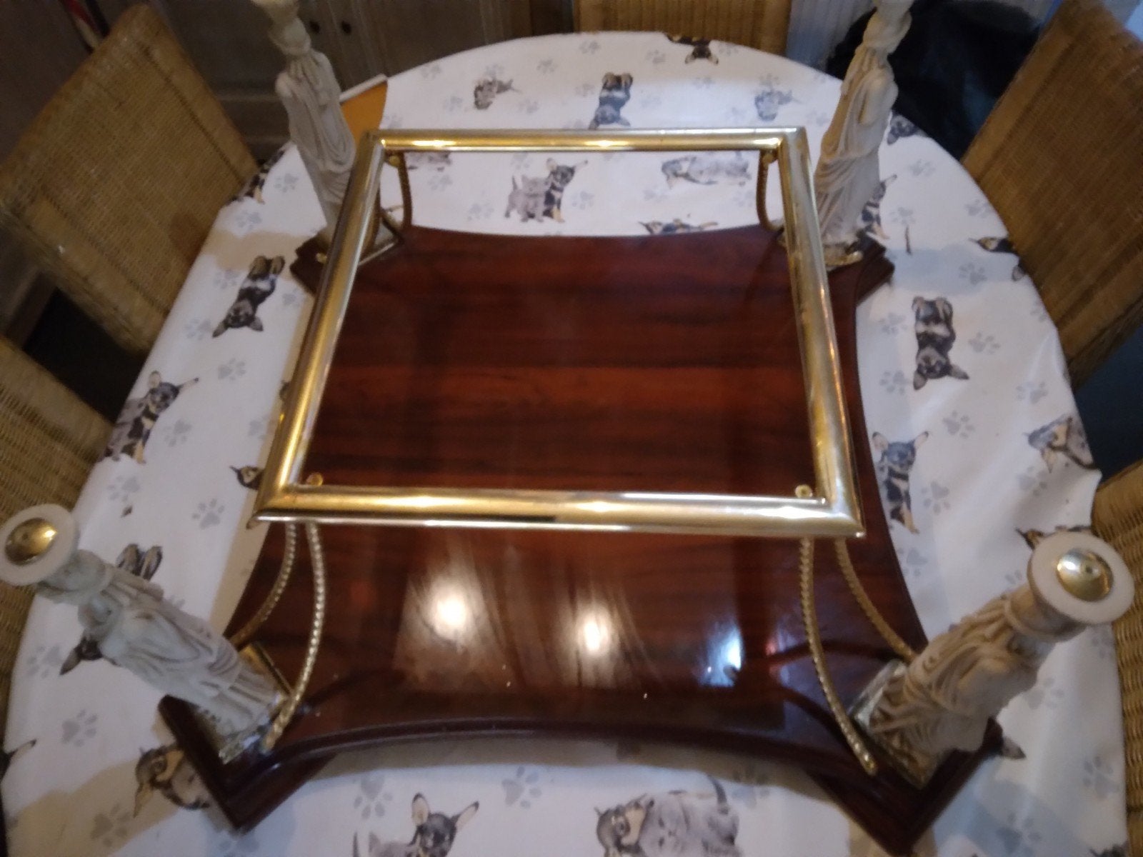 te koop antieke salontafel 

Mooie klas, Antiek en Kunst, Ophalen