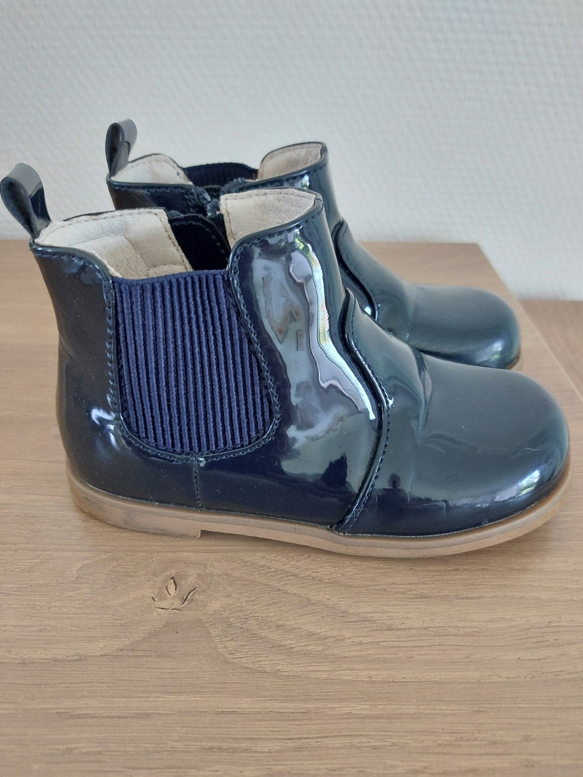 Chaussures obaibi, Ophalen