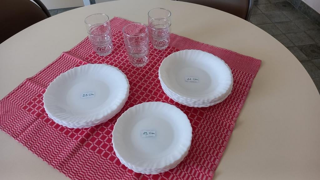 Arcopal vintage servies 6 personen met 6 stapelglazen, Antiek en Kunst, Ophalen