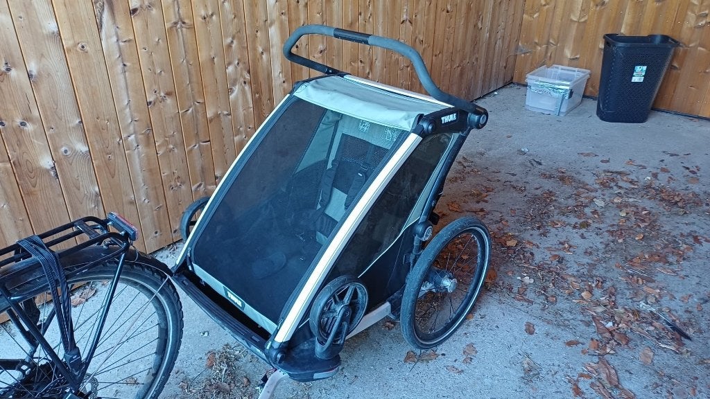 Thule Chariot Lite Double fietskar + baby sling (2024), Ophalen, Vering, 20 tot 40 kg, Zo goed als nieuw