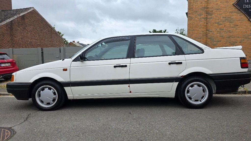 VW PASSAT B3 35i 1989 1600TD INTERCOOLER, Boîte manuelle, Bleu, Particulier, Tissu