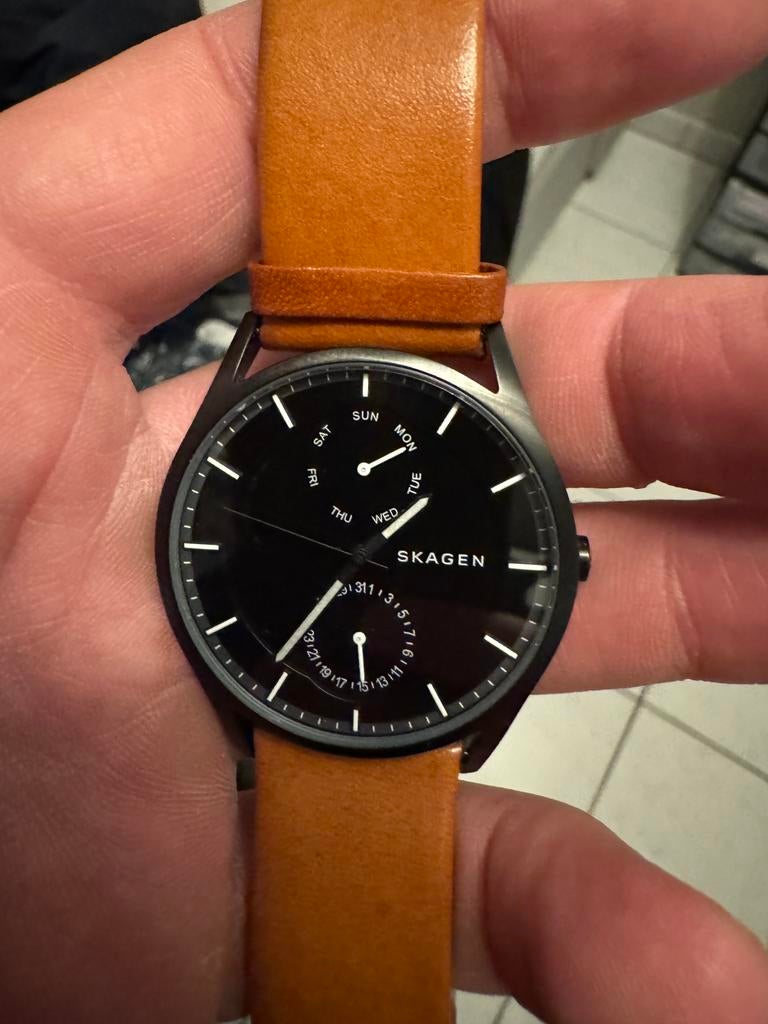 Montre design fine Skagen original echange possible, Enlèvement, Comme neuf