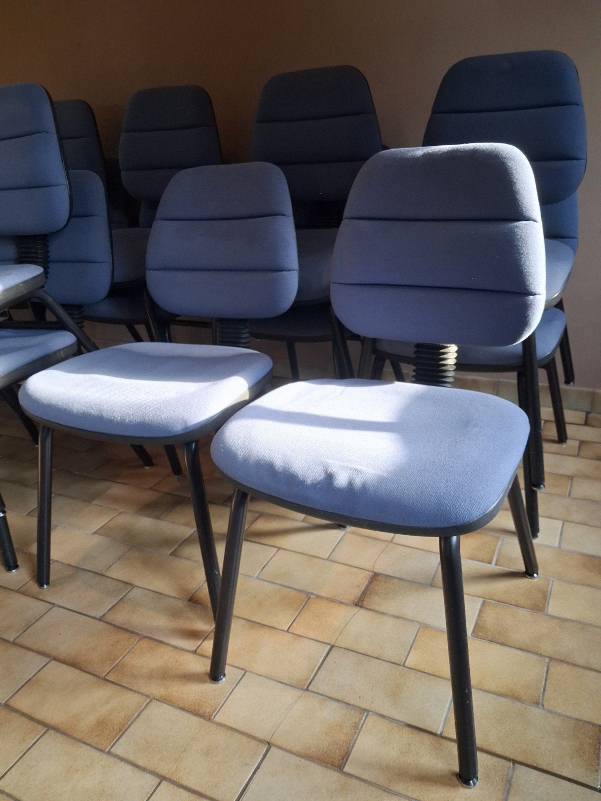 TE KOOP!!! 14 DRISAG STOELEN!!!, Ophalen, Gebruikt, Blauw, Kunststof