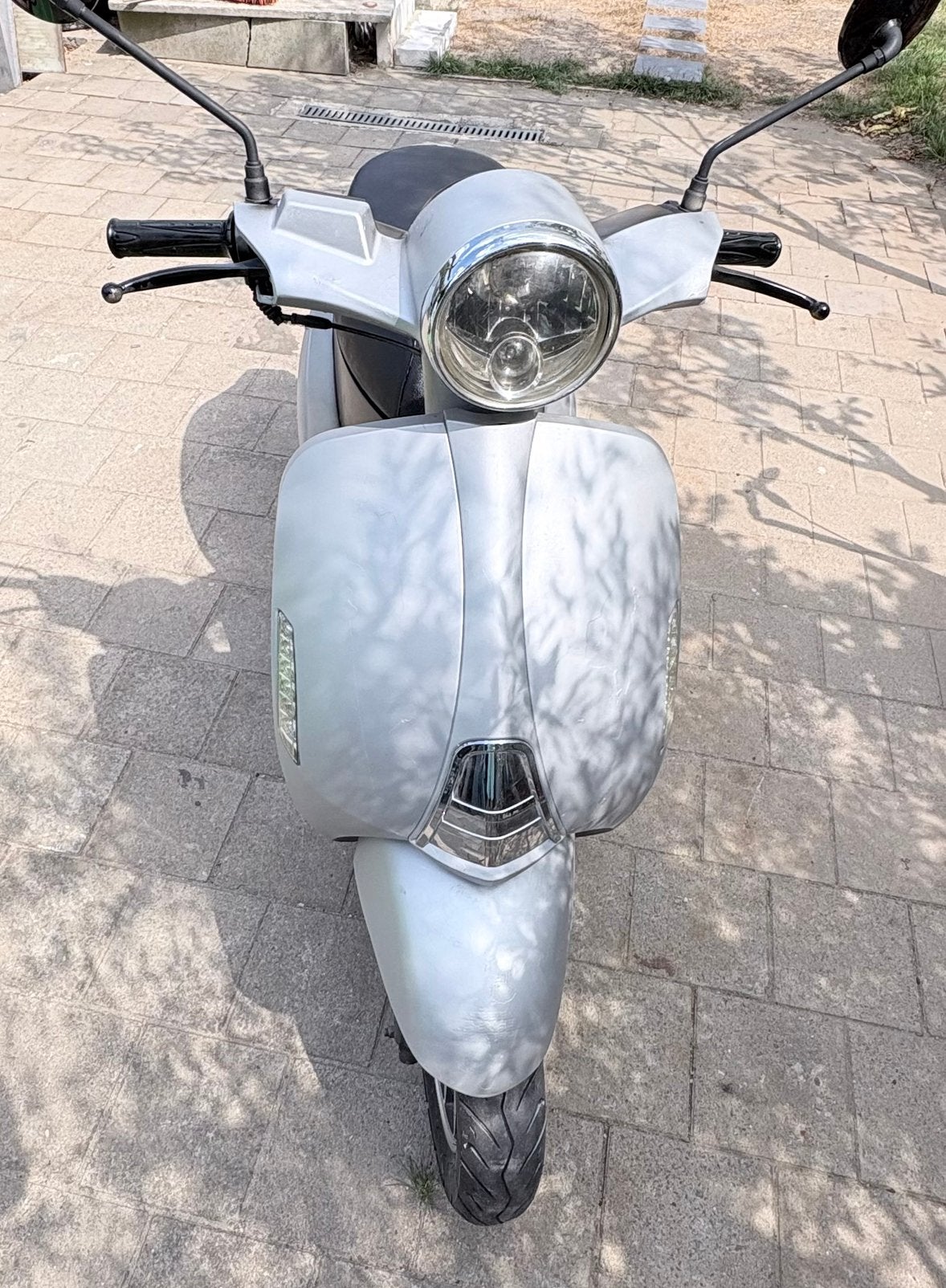Mark Razzo, Ophalen, Zo goed als nieuw, Benzine, Vespa