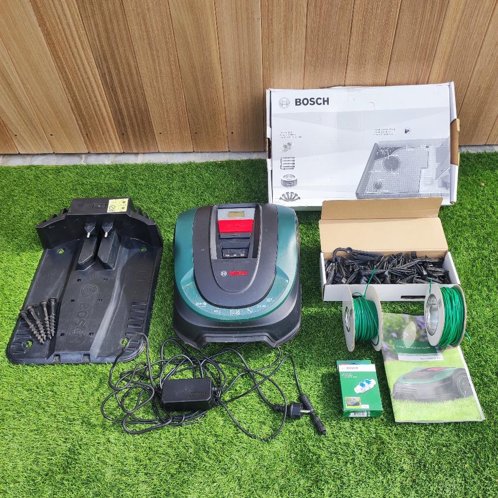 Bosch Indego XS 300 Robotmaaier goede staat,extra connectors, Tuin en Terras, Robotmaaiers, Ophalen of Verzenden, Zo goed als nieuw