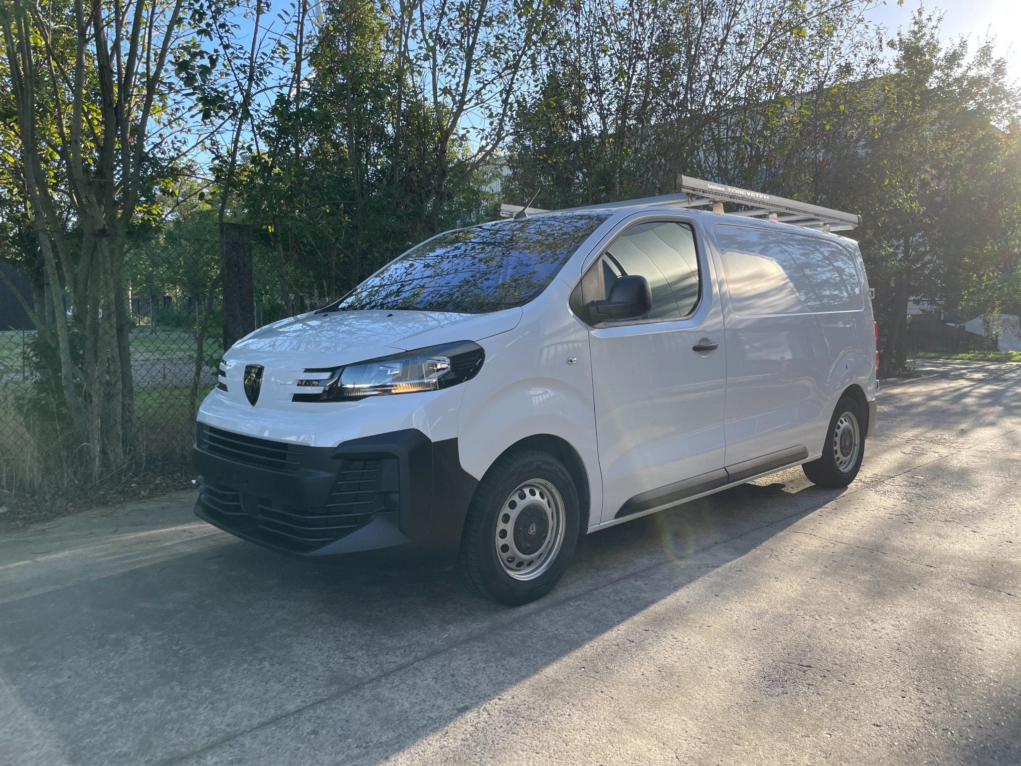 Peugeot Expert Expert 144pk 2.0 dakrek, Autos, Achat, https://public.car-pass.be/vhr/f9c04050-cd6c-49f8-8bf2-9192b0a83f17, Euro 6