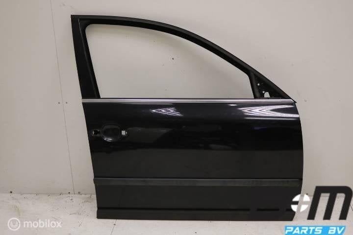 Portier RV VW Passat 3BG Variant LC9Z 3B4831052BE, Utilisé