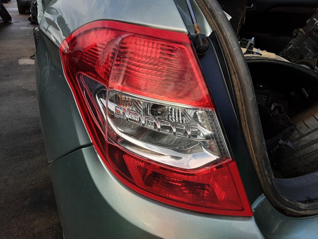 ACHTERLICHT LINKS Citroën C4 Berline (NC) (01-2009/05-2018), Gebruikt, Citroën, Mevr. I. Hauben, Rue de l'Espoir 34 34
4030  GRIVEGNÉE, BE