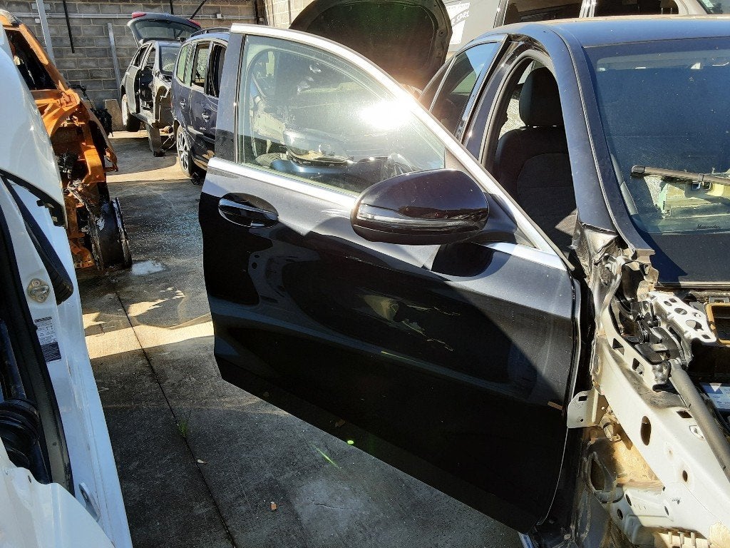 PORTIER RECHTS VOOR Mercedes-Benz C (W205) (01-2013/06-2021), Gebruikt, Deur, Mercedes-Benz, Dialog.mb@mercedes-benz.com