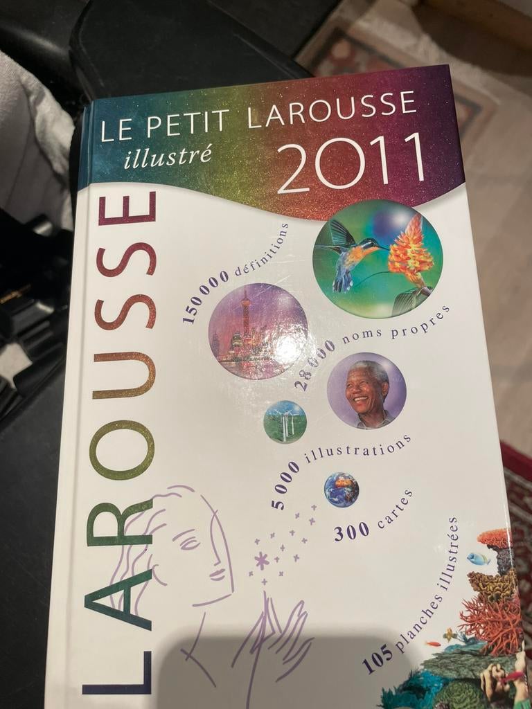 Larousse illustré, Boeken, Ophalen of Verzenden, Gelezen