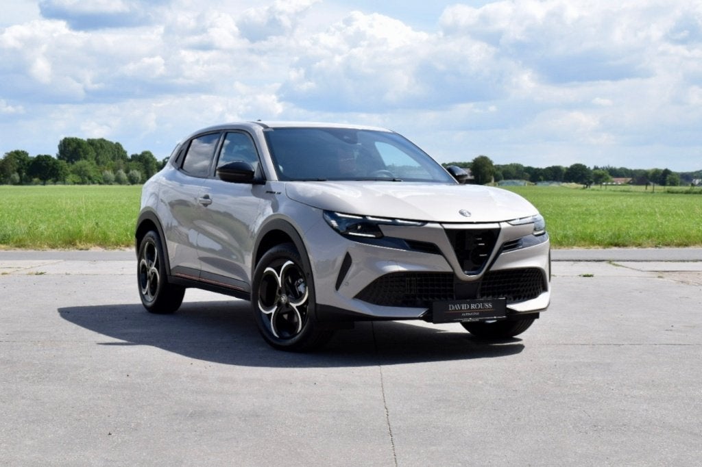 Alfa Romeo Junior Speciale Hybrid, CarPlay/ACC/Camera/Massag, Auto's, 1380 kg, 1199 cc, 109 g/km, Leder en Stof