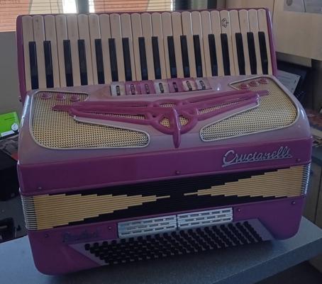accordeon Crucianelli, Musique & Instruments, Accordéons, Autres marques, Enlèvement, Utilisé, Avec bretelles