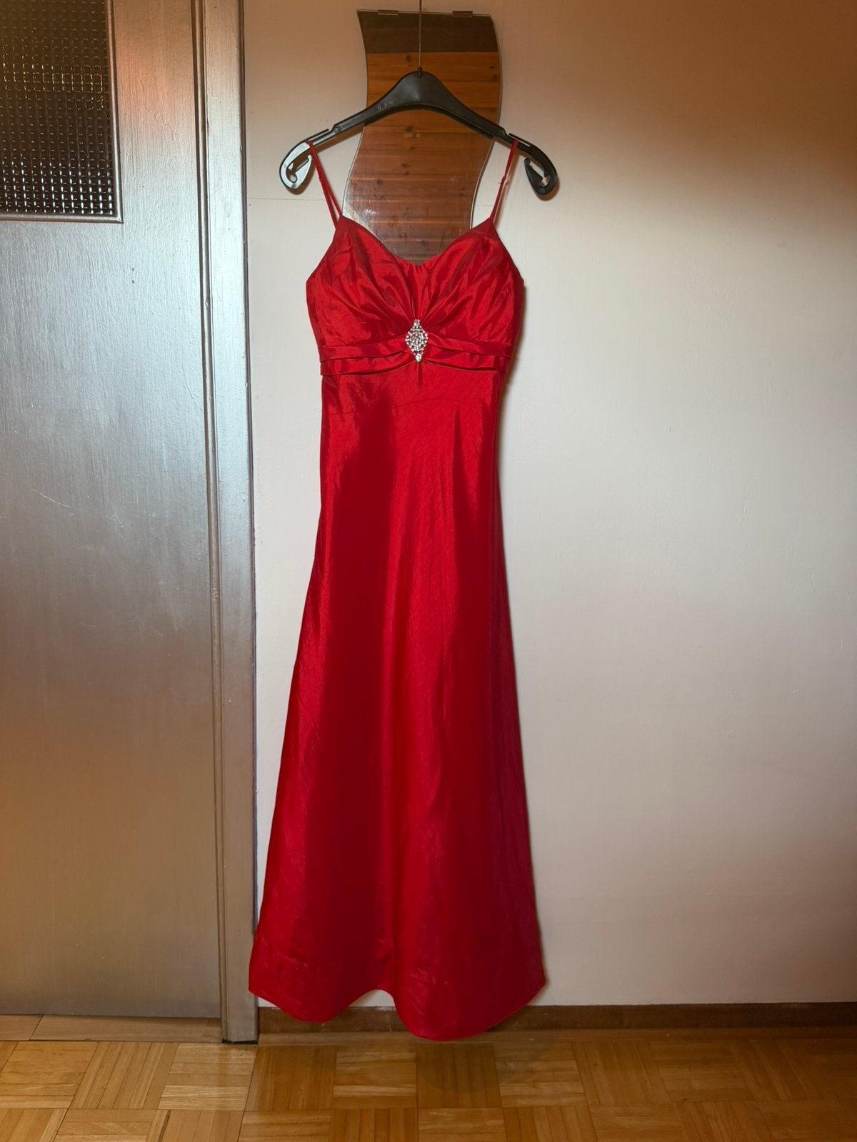 Rode baljurk, Kleding | Dames, Jurken, Ophalen, Zo goed als nieuw, Rood