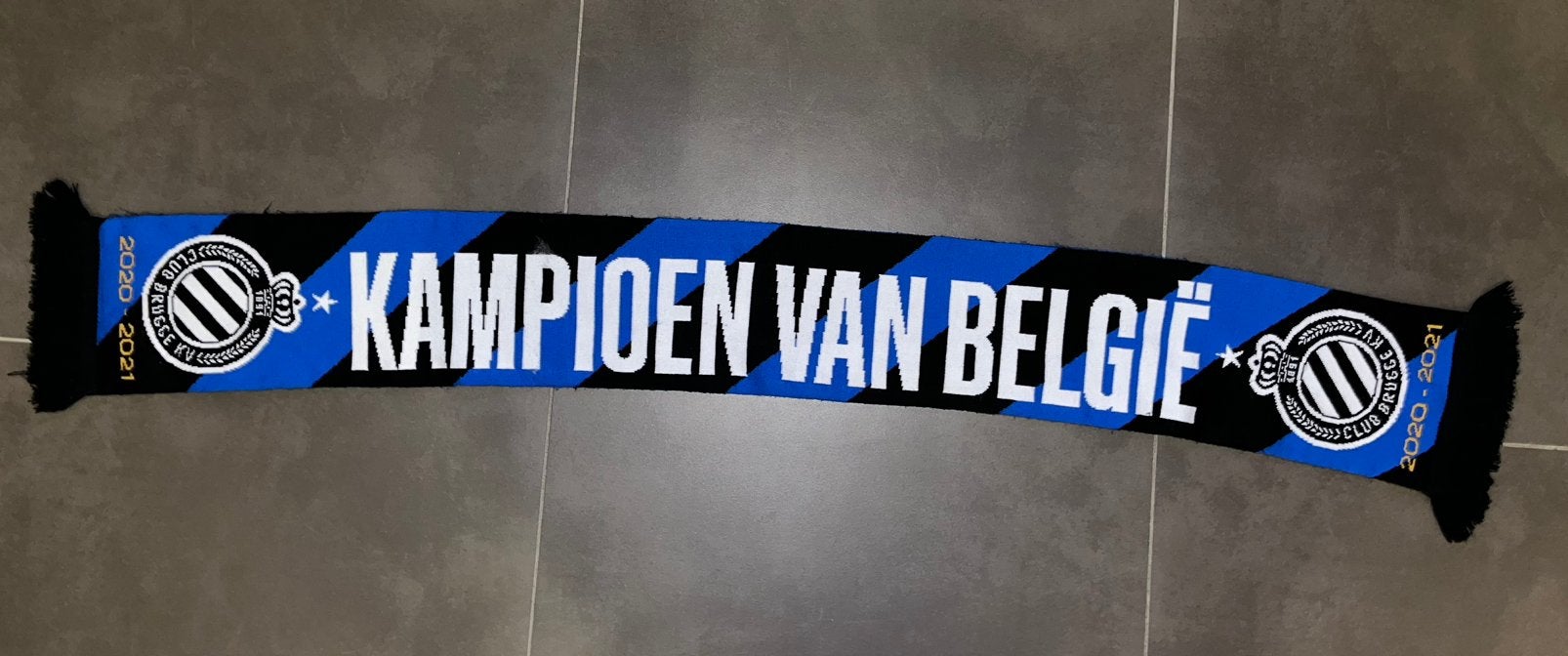 Sjaal Club Brugge 2020-2021 Kampioen van België Back to back, Verzamelen, Sportartikelen en Voetbal, Ophalen of Verzenden, Zo goed als nieuw